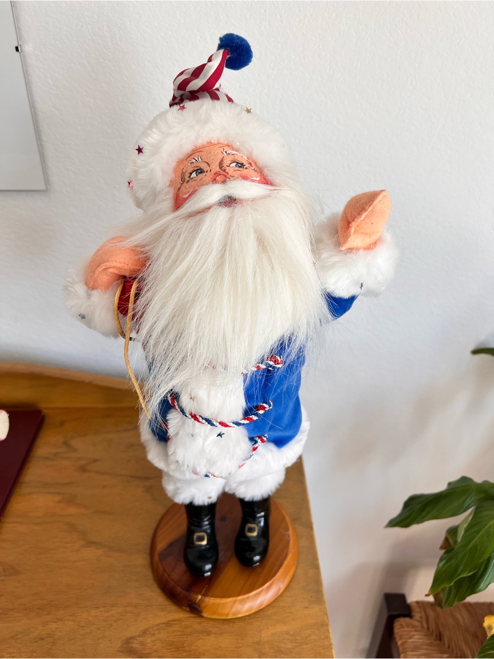 Vintage Annalee Dolls 2002 Patriotic Santa Doll 17” Tall w/ Stand Blue Jacket